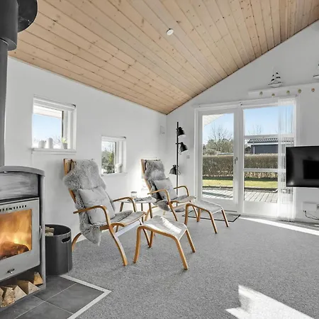 3 Bedroom Cozy In Hemmet