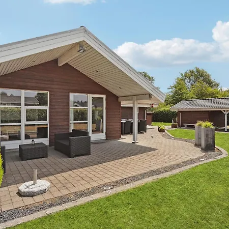 Holiday home 3 Bedroom Cozy In