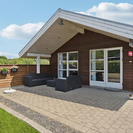 3 Bedroom Cozy In Hemmet