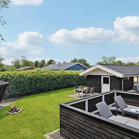 3 Bedroom Cozy In Holiday home