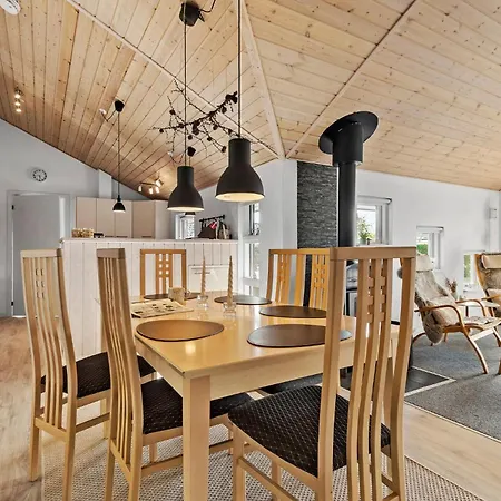 3 Bedroom Cozy In