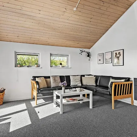 3 Bedroom Cozy In Hemmet