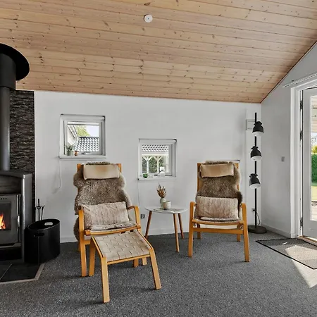 Ferienhaus 3 Bedroom Cozy In *
