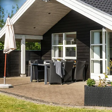 3 Bedroom Cozy In Hemmet