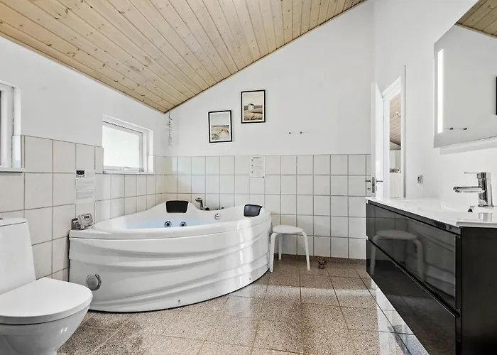 בית נופש 3 Bedroom Cozy In