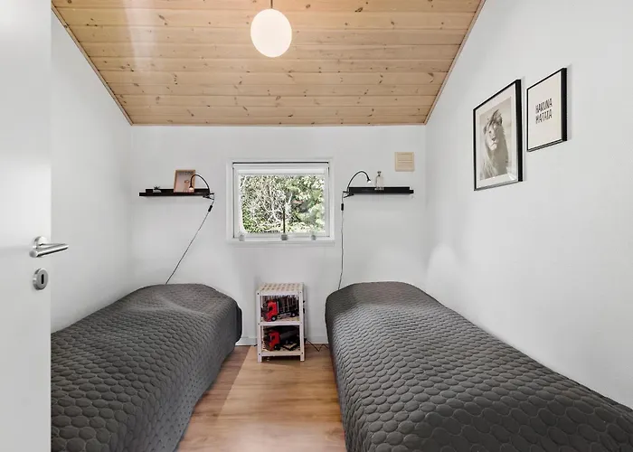 3 Bedroom Cozy In Hemmet