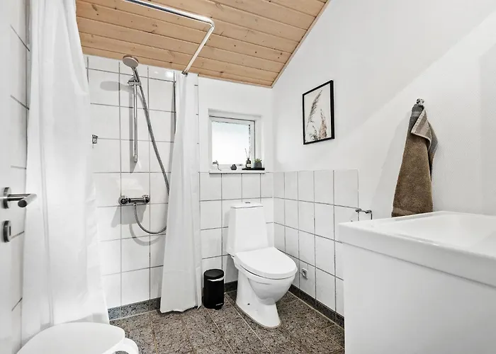 בית נופש 3 Bedroom Cozy In *