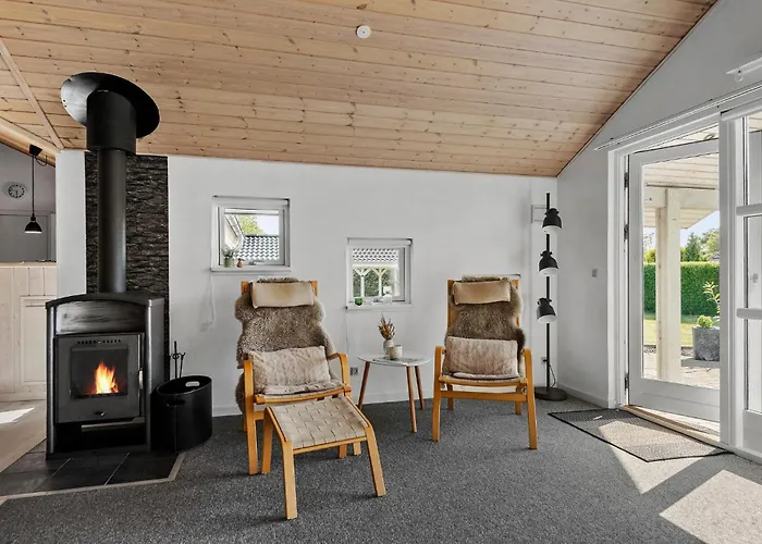 בית נופש 3 Bedroom Cozy In *