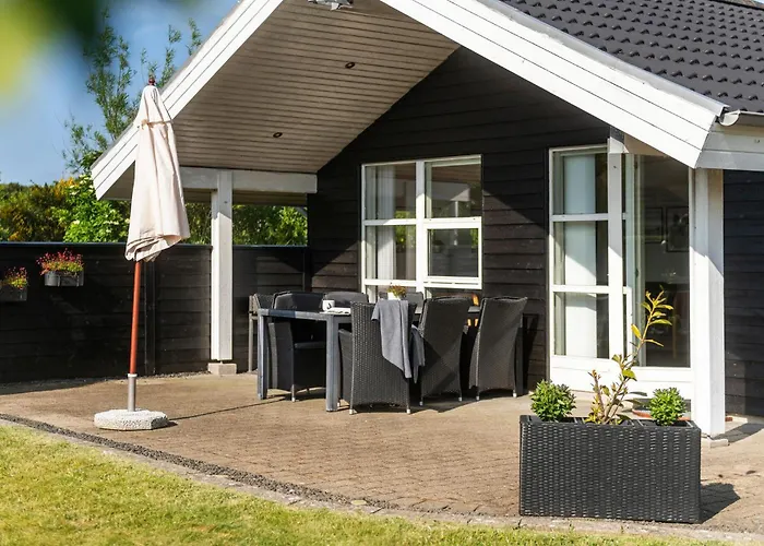 3 Bedroom Cozy In Hemmet